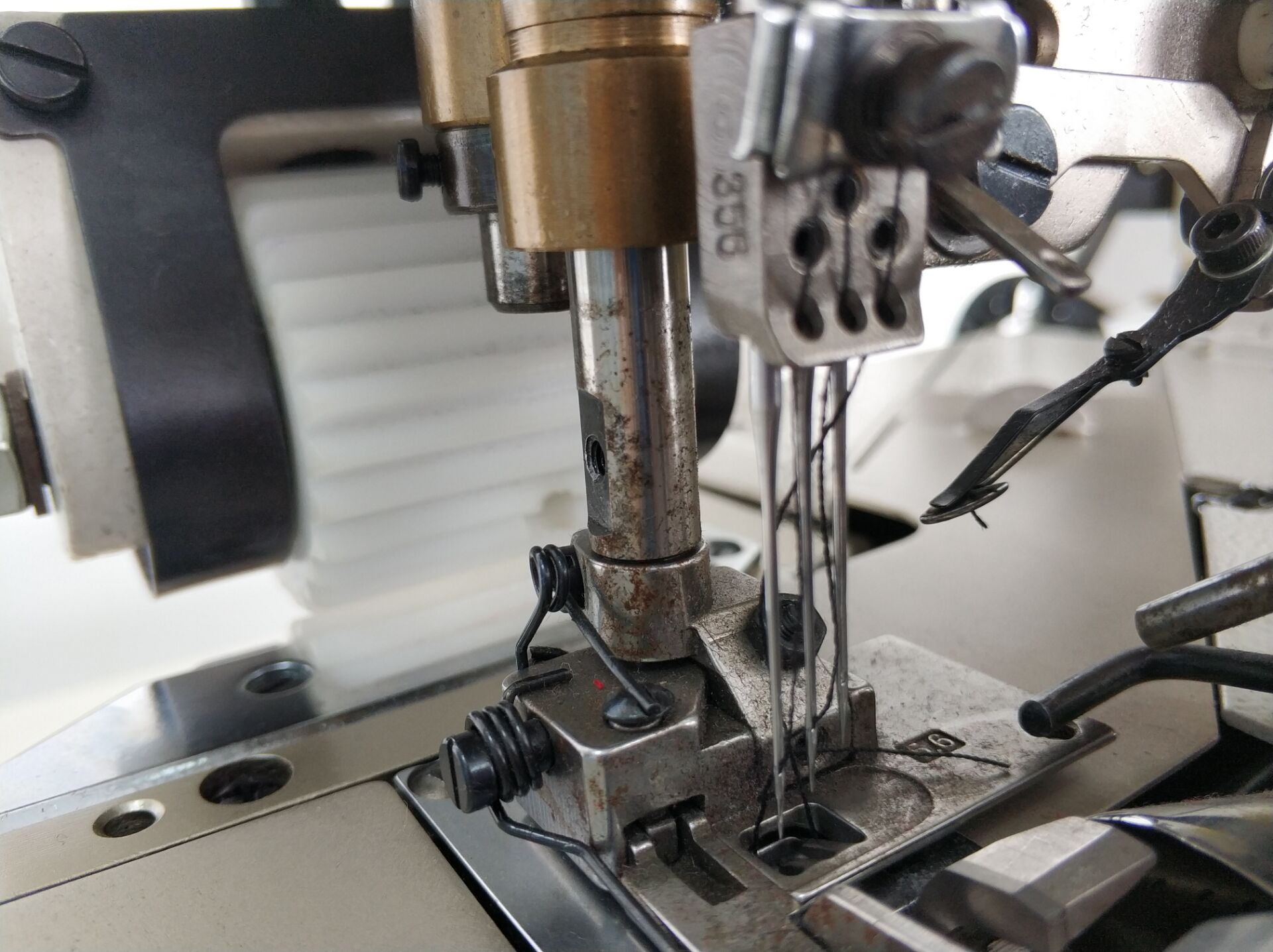 工业缝纫机三针五线裤头缝纫机rn9200-2