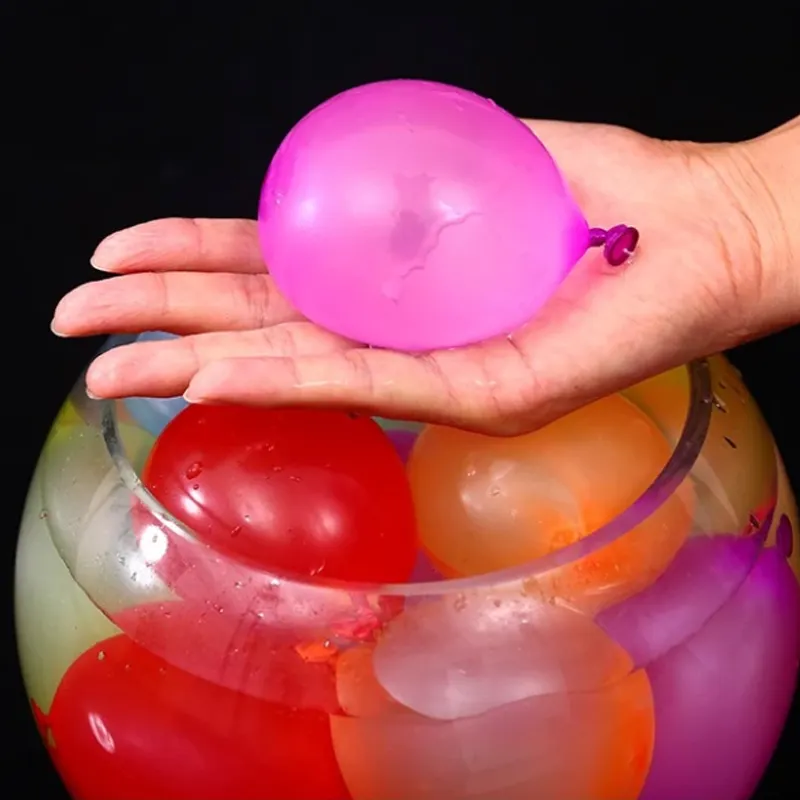 Как залить воду в шарики воздушные. Шар воды. Воздушный шарик с водой. Шары на воде. Съедобные шарики с водой.