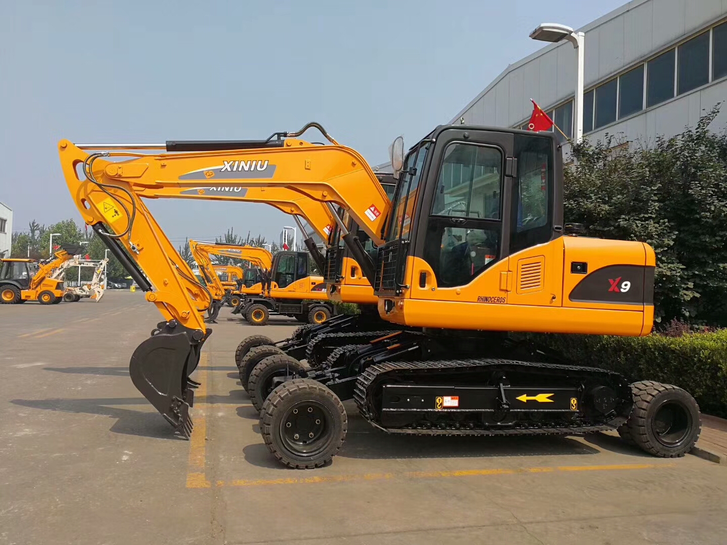 轮式履带挖掘机 x8 x9 两栖挖掘机专利挖掘机