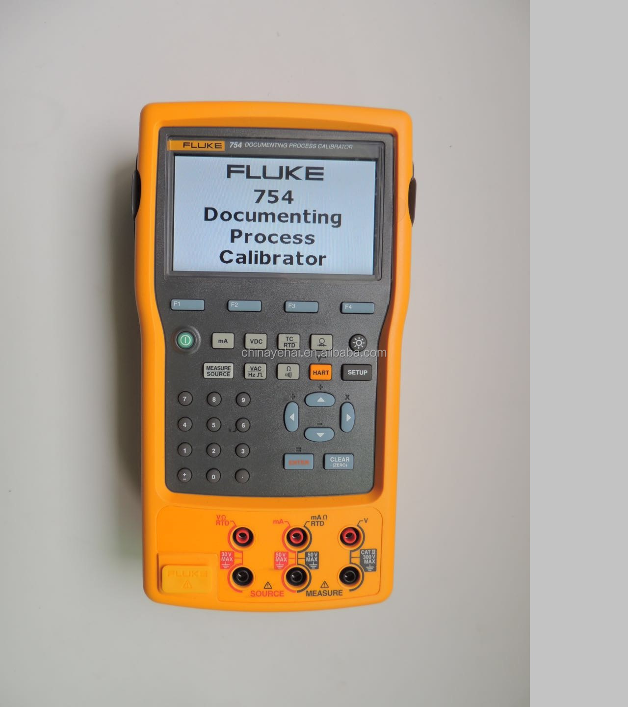 Fluke 724 Temperature Calibrator with a NISTTraceable Calibration