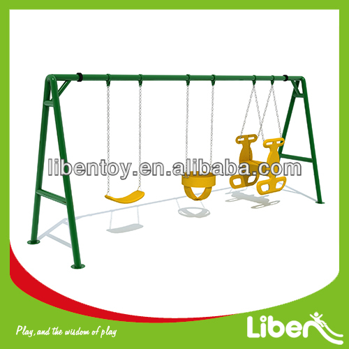 дети спортивная площадка стали качать с тремя стульями ле. Qq. 087