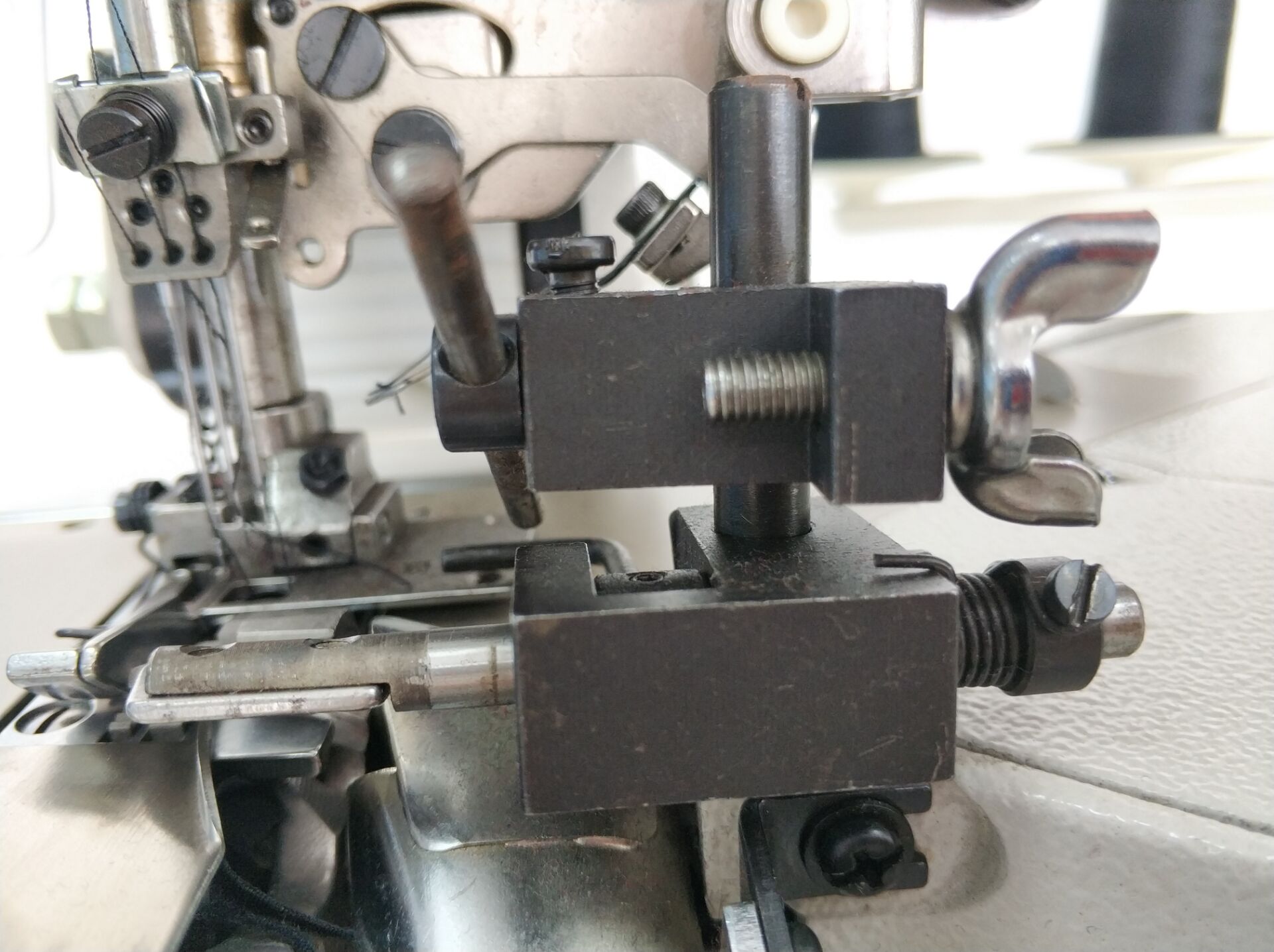 工业缝纫机三针五线裤头缝纫机rn9200-2