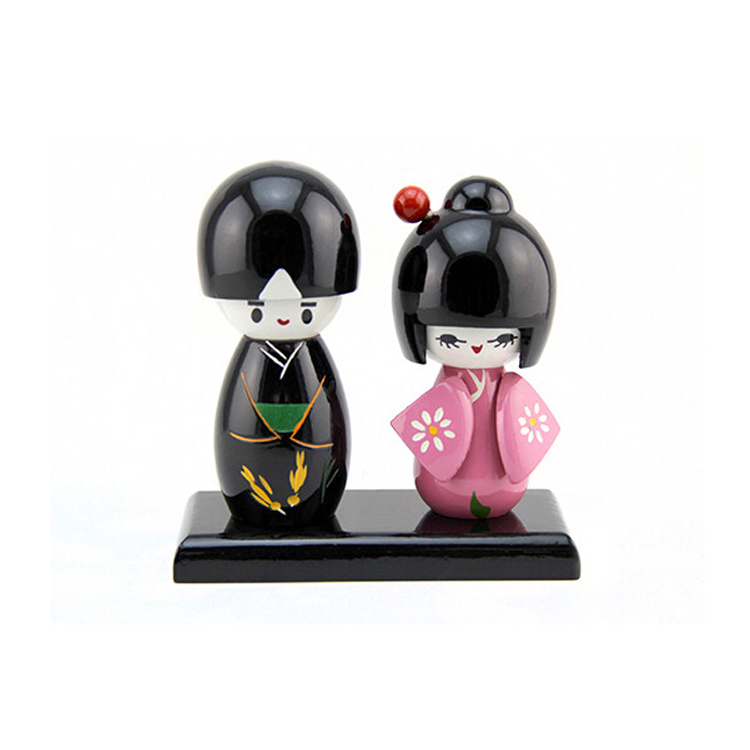 kokeshi wooden dolls