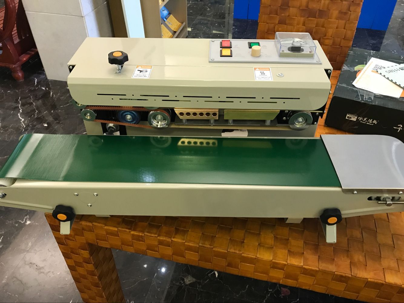 兄弟fr900w 半自动卧式桌上型塑料 pe 铝袋连续热封机带封口机