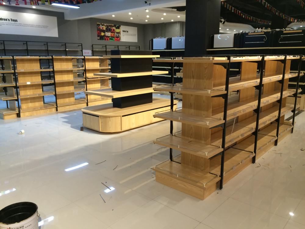 2020 新设计的木制超市货架杂货店包装食品在零售店小生意