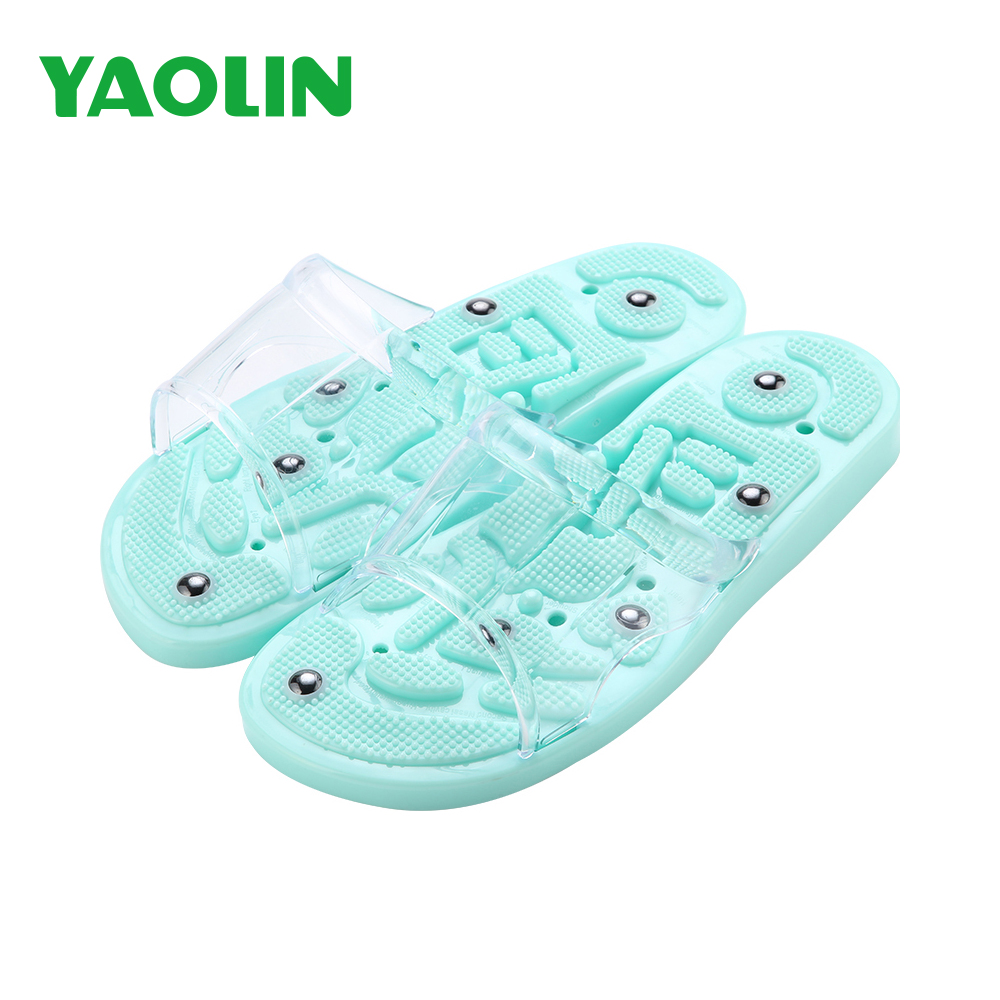 Новое поступление; массажные тапочки из ПВХ с магнитной подошвой