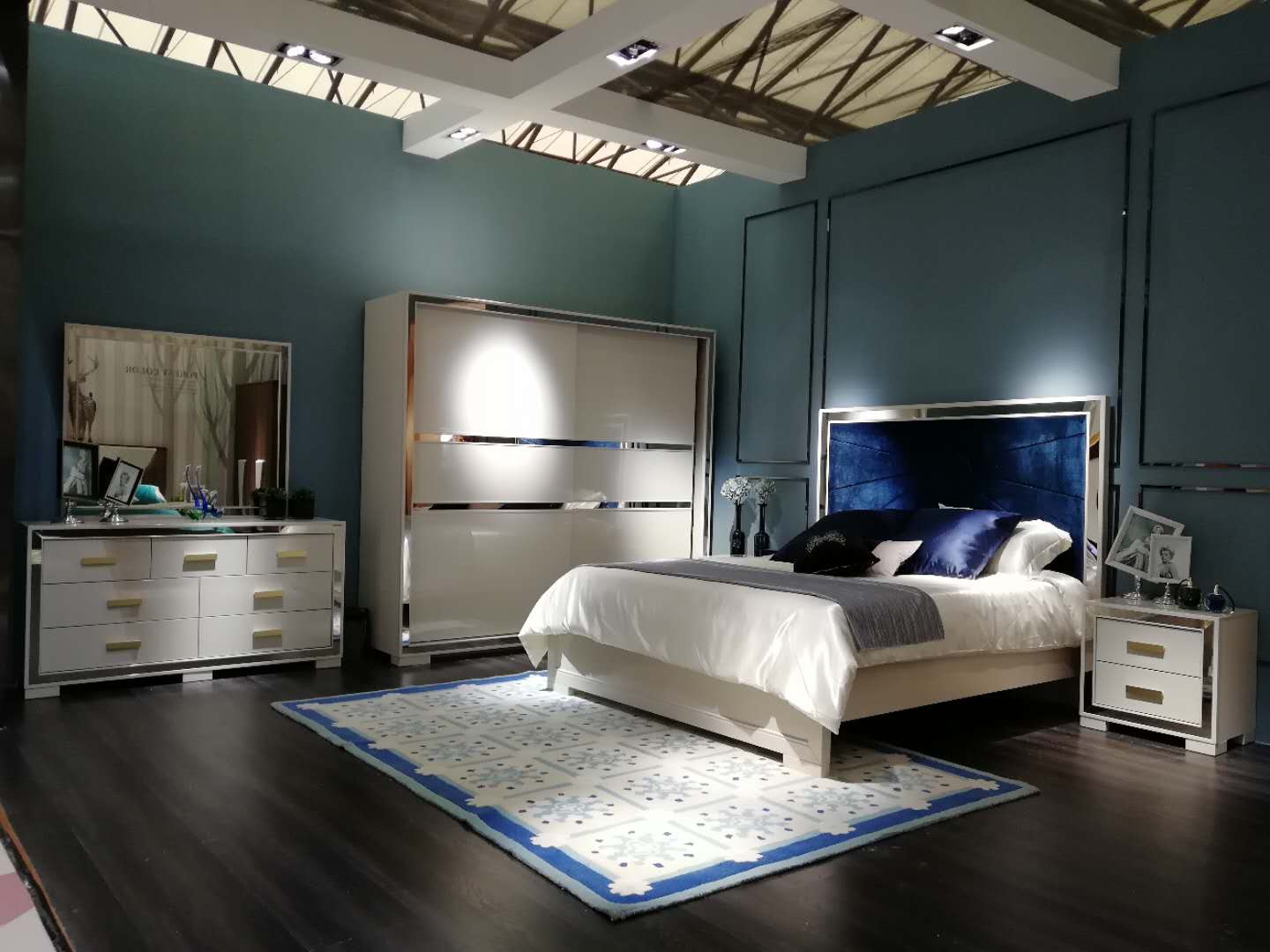 2018 High Gross cream color Light luxury bedroom/Modern Bedroom Furniture in Alibaba Bedroom Set