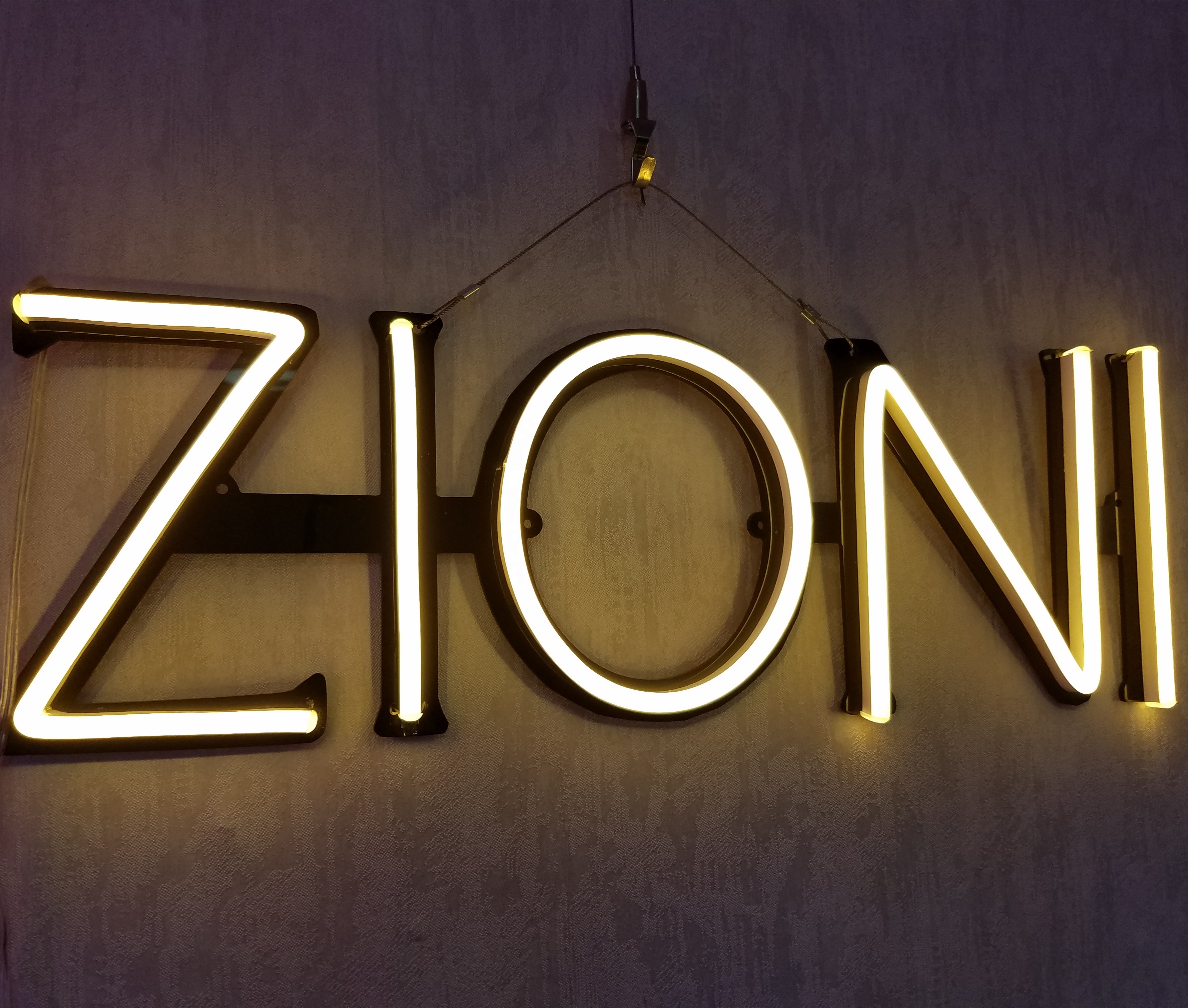 Вывеска с лампочками. Кафе объемные буквы. Ретро буквы. Буква бар. Бар буквы.