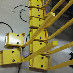 Auto turning school bus cross safety arm