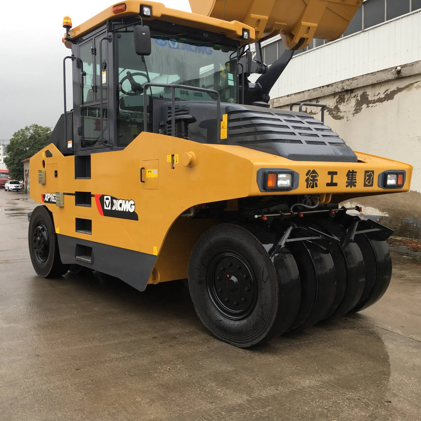 Xcmg xp303. Xcmg xp203. Xcmg xp163. Пневмоколесный каток xcmg. Китайские катки дорожные.