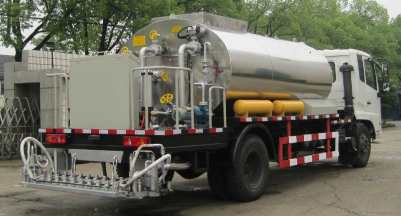 IKOM Volume 8T Intelligent Emulsion Bitumen Sprayer Truck