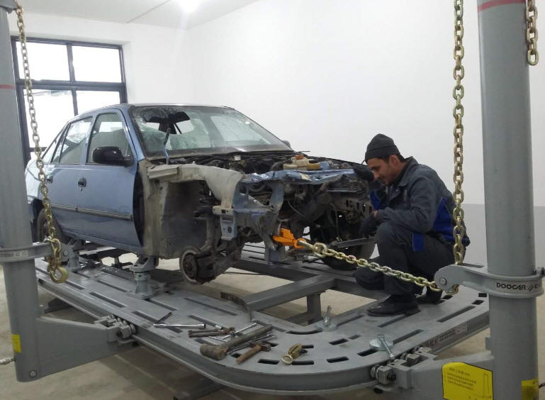 Design car workshop and provide full set equipment and on line install support