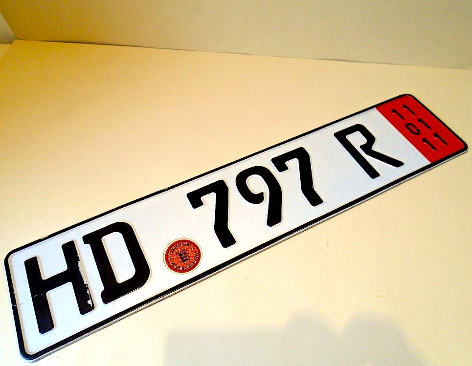 定制车牌伦敦黄色字体车牌反光膜