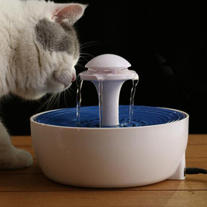 battery powered cat drinking fountain