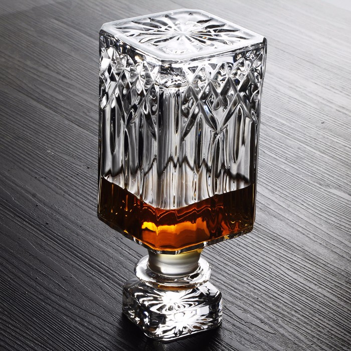 Lead Free Crystal Whiskey Decanter And Glasses Set Clear Glass Decanter Set