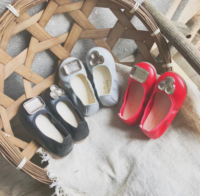 Детская обувь принцессы из ПУ кожи с металлическими элементами