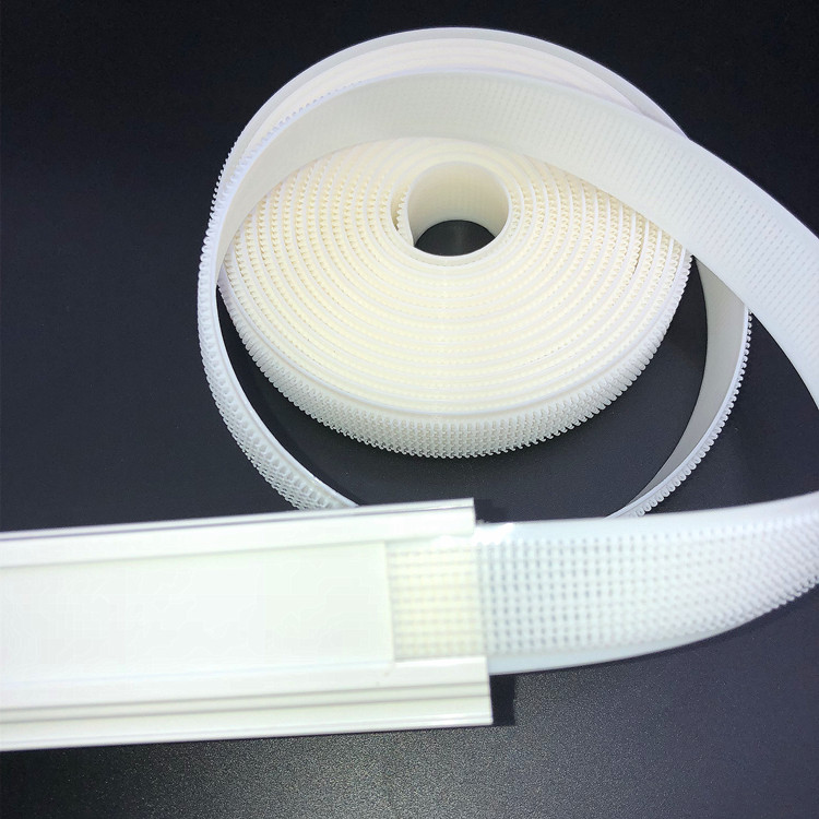 用于窗帘和卡槽窗帘塑料尼龙注塑钩环胶带