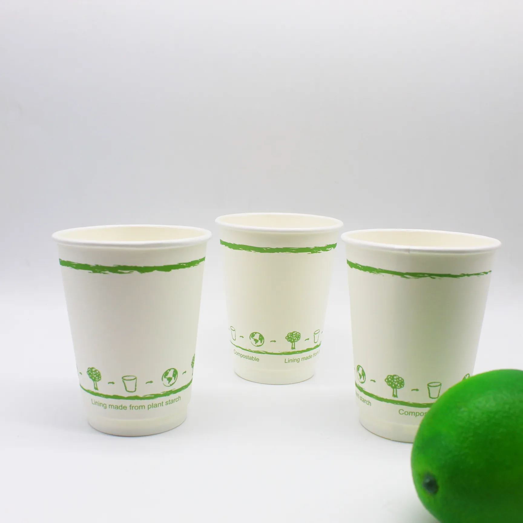 P cup. Китайская чашка и бумажный стакан. Бумажные напитки.