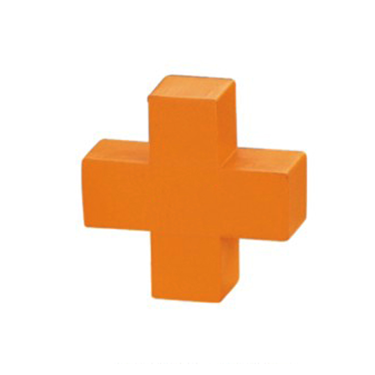 Ёлочные игрушки кристофер радко религиозные кресты. Игрушка крест. Игра крестики нолики из фетра. Крестик в домике. Крестики нолики деревянные.