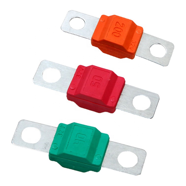 предохранитель 250а 32v. плоский предохранитель. предохранитель с ножевым контактом на 10 а si form c 10 a din 72581. предохранители плоск. предохранители силовые плоские midival 40а mta.