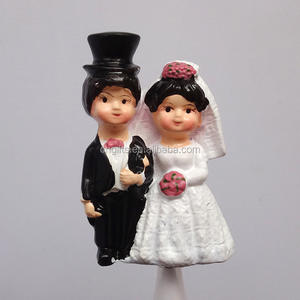 Mini Bride And Groom Figures