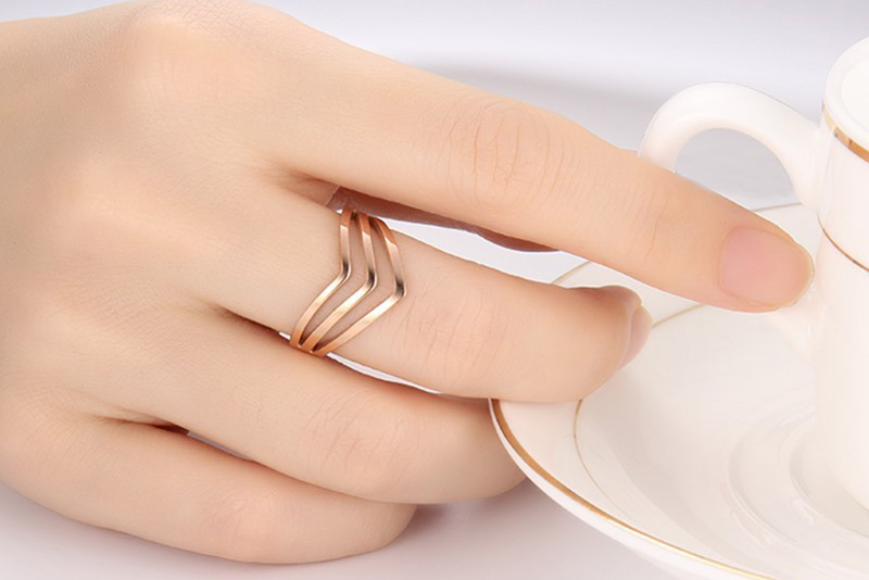 Declaração de moda de jóias por atacado barata Menina Mulheres Coração Carta Personalizada Geométrica 14K Anel de aço inoxidável banhado a ouro