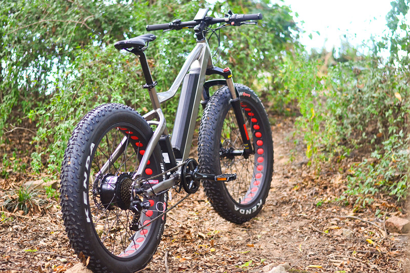 2017 新款 26英寸肥胖轮胎电动山地车 750 w bafang 摩托和三星电池