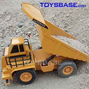 Радиоуправляемый инженерный грузовик 4ch RC самосвал