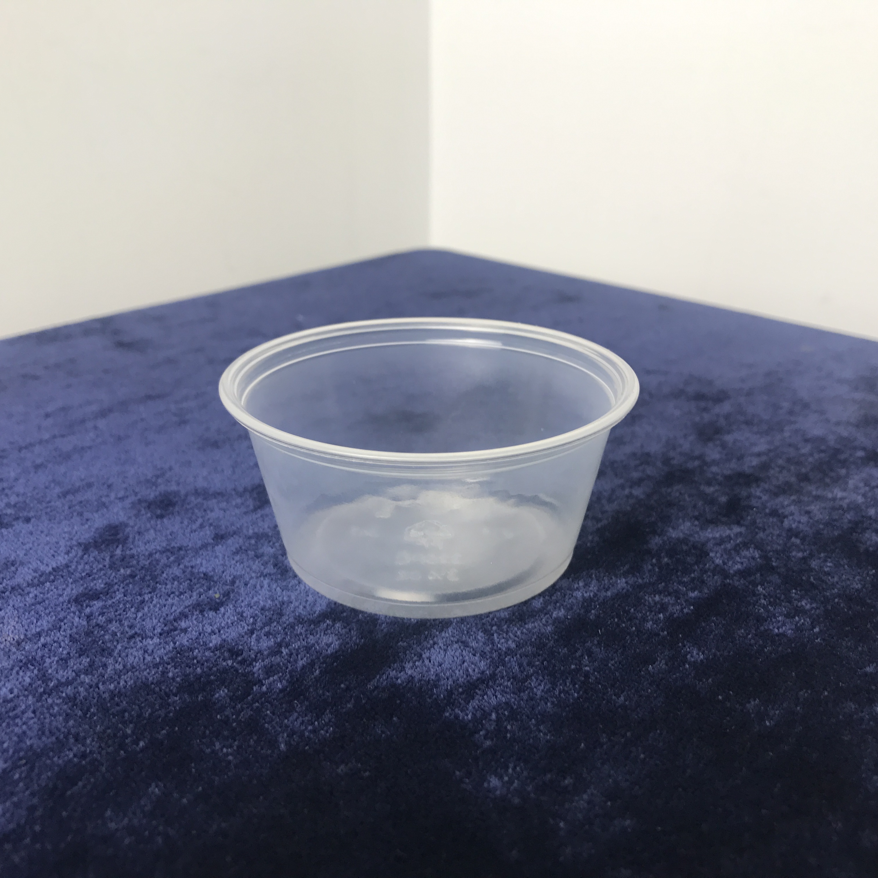 3,25 унций, черно-белая одноразовая пластиковая чашка из ПП (кружка для соуса/кружка для суфле) с крышкой из ПЭТ