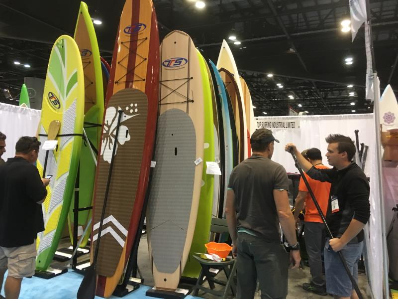 135厘米 * 56厘米 * 3厘米中国批发竹单板 wakeboard 车身板