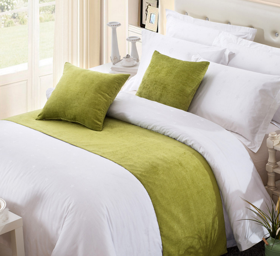 Plush blanket pillows Bedding Runner Beautiful Bed End Scarf for Bedroom Hotel-duvet cover-comforter set-quilt making  machine
