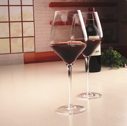 crystal wine glass with gift box packing OEM logo and pattern clear wine glass cup for wedding