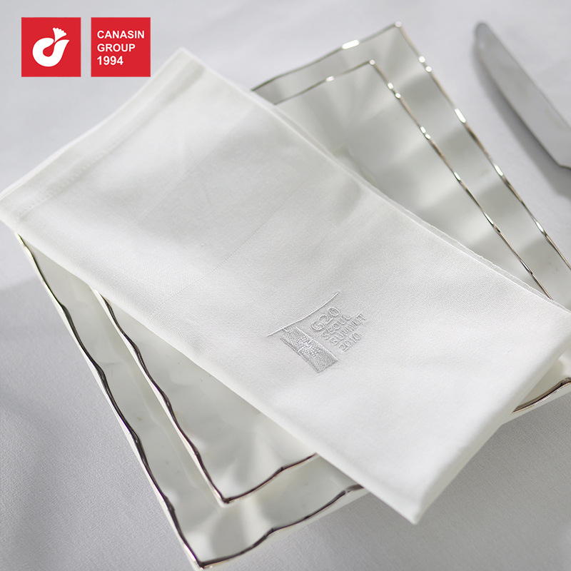 10 X WHITE NAPKINS 22 x 22/" QUALITY HOTEL RESTAURANTS PARTY 200GSM TABLE NAPKIN