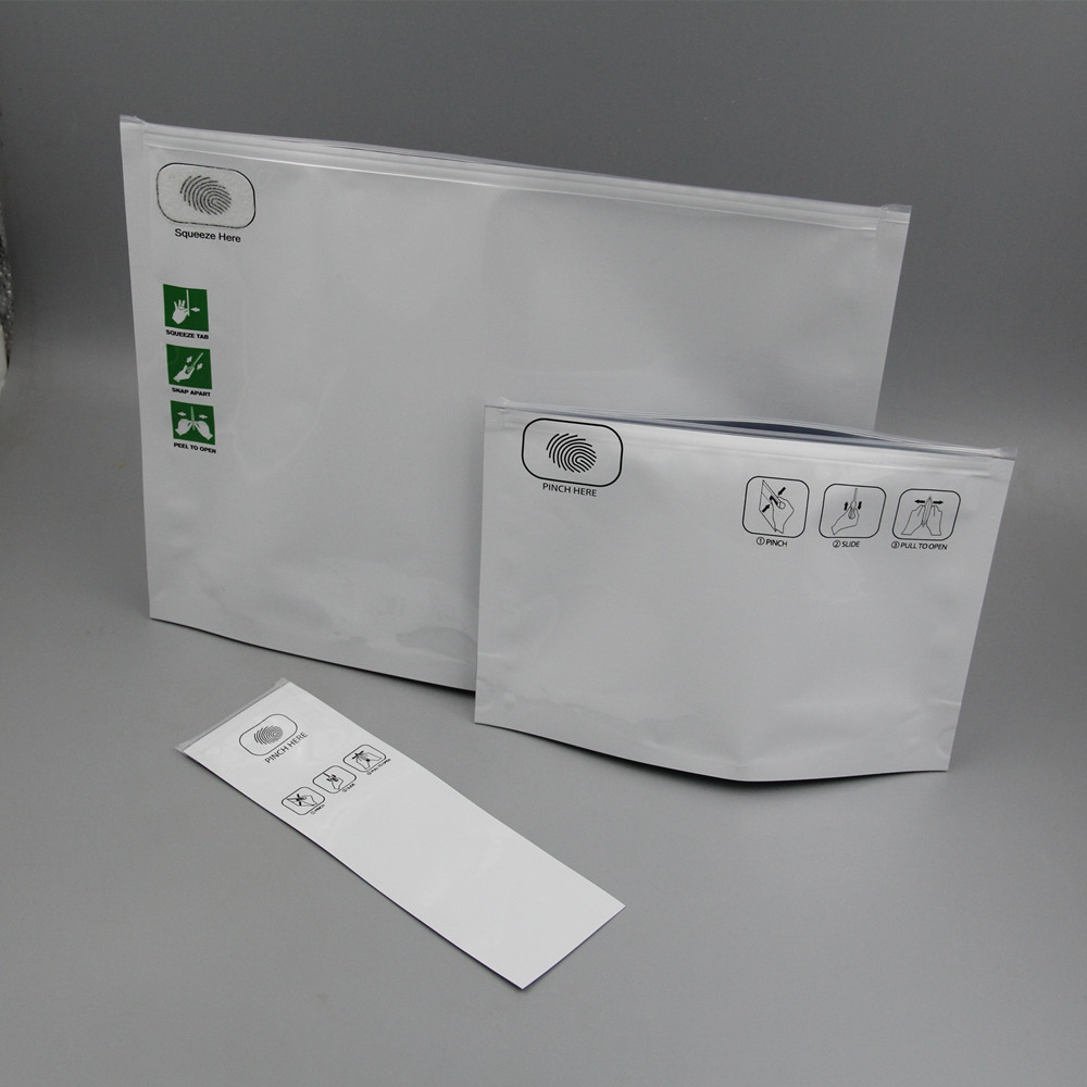 Child Resistant Locking Pouches, Zipper Pouch Custom Printed Packaging Exit Bag Resistant mylar bag Child proof