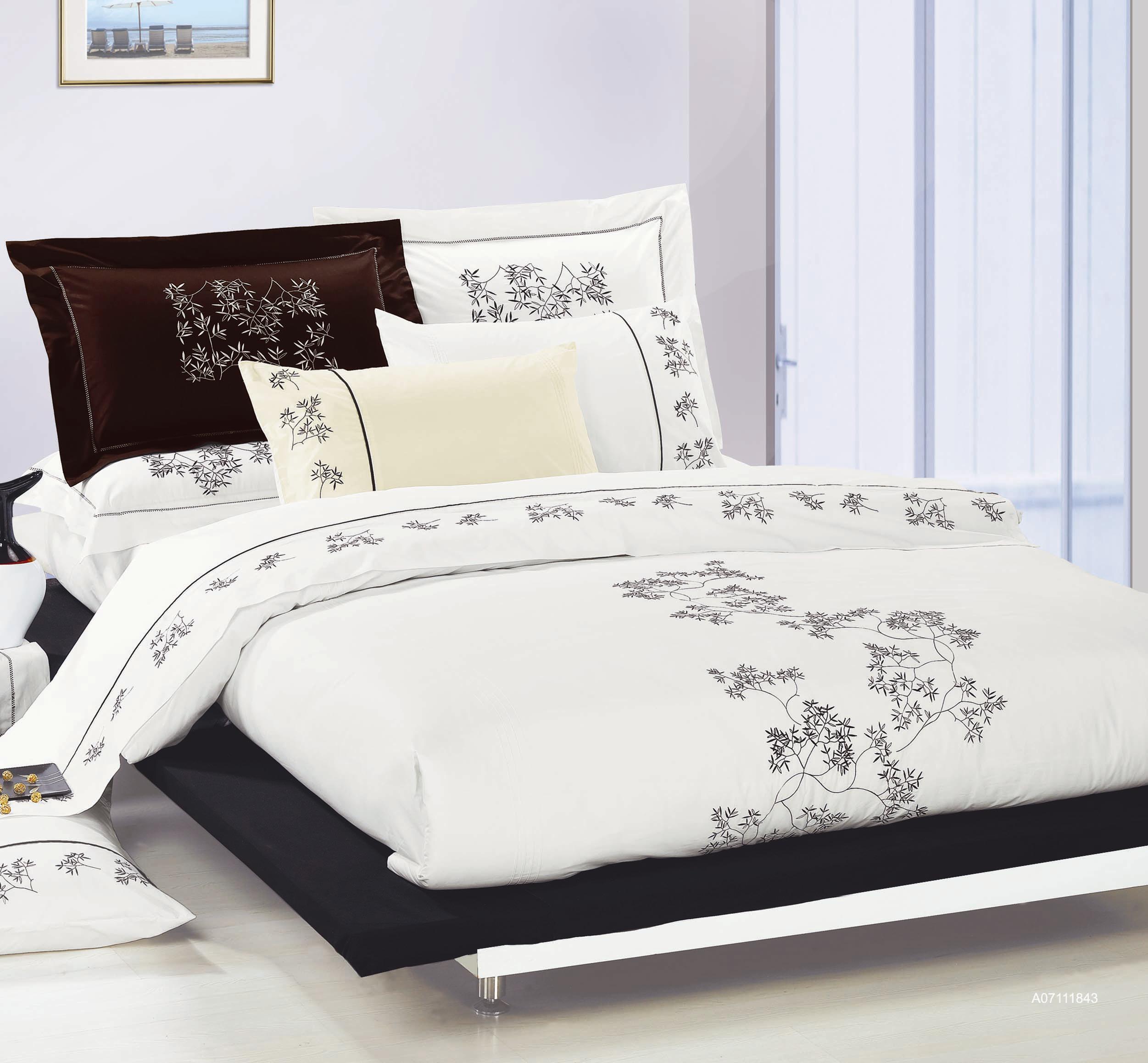 Elegant Embroidery 4 Piece duvet & pillows & flat sheet, bed sheets with pillowcases