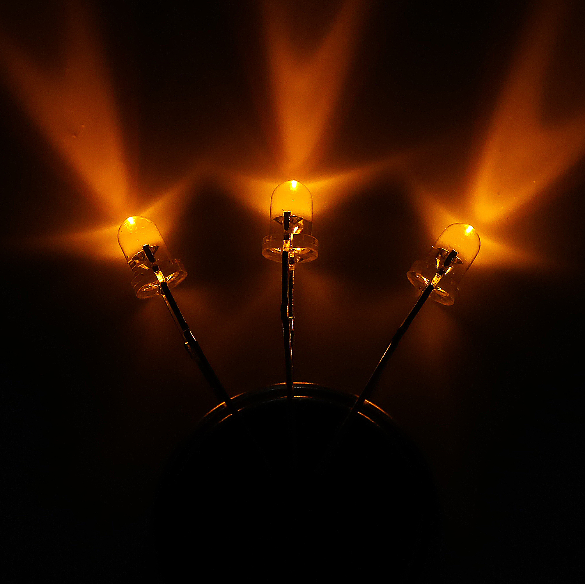 20 x LED 3mm Orange Amber Fast Flashing Blinking Strobe Ultra Bright LEDs 2Hz