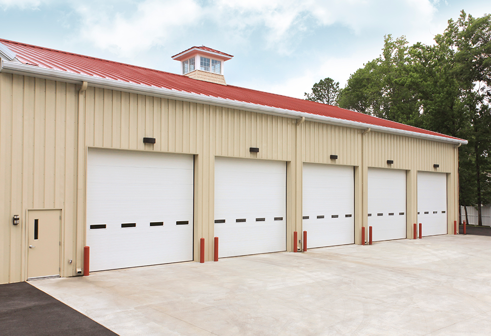 m3 pu泡沫,优越的r值;-节能隔热;-镀锌钢工业门,采用矩形木纹设计