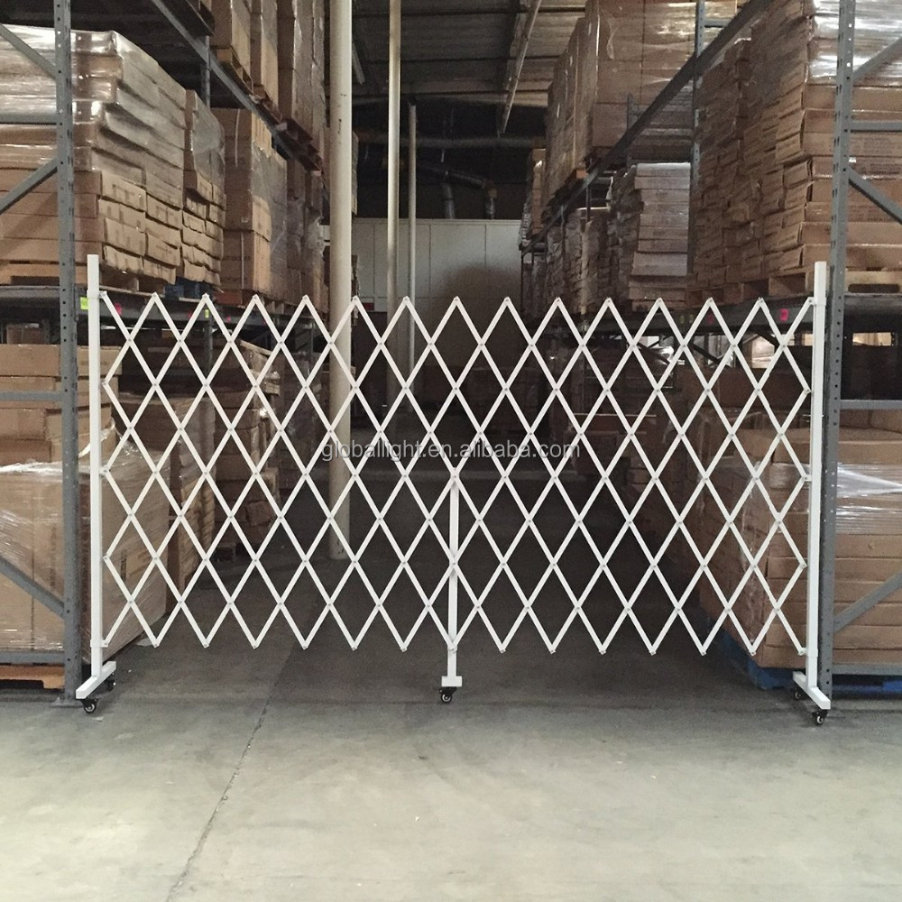 Раздвижной заборчик. Складывающиеся ограждения. Складные заборы. Складные ограждения металлические. Складные ограждения.