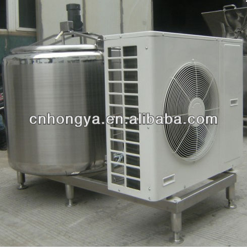 Вертикальный охлаждающий резервуар для хранения молока