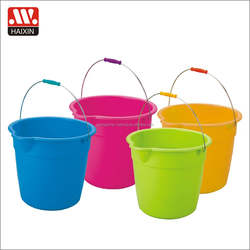 Cheap plastic water bucket with metal handle small wash bucket with pour spout 9L sand toys container