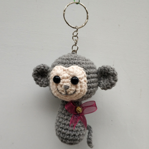 Alibaba Com上の高品質な糸人形キーホルダーメーカーと糸人形キーホルダーのソース