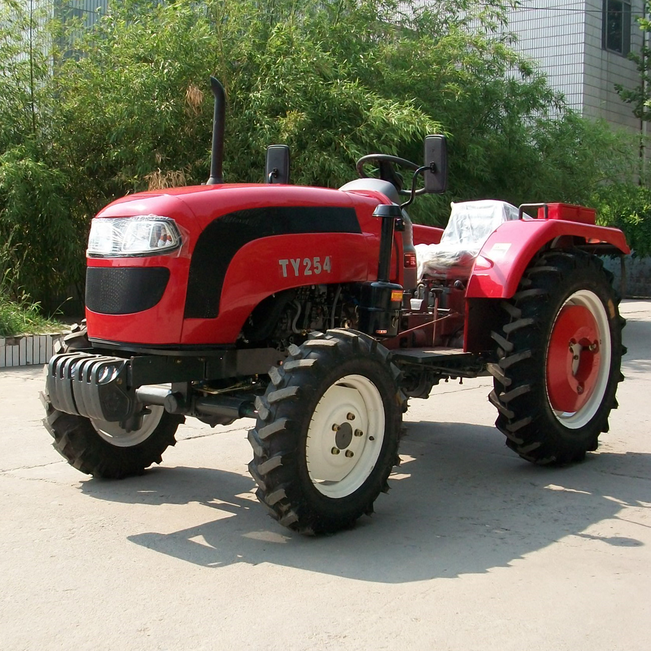 农业机械 4 轮驱动 4wd 25hp 小型拖拉机适用于坦桑尼亚乌干达赞比亚