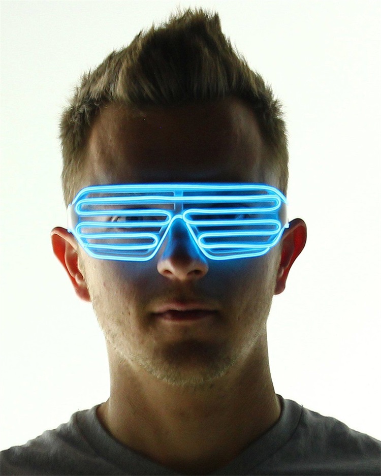 Solo glasses interview party