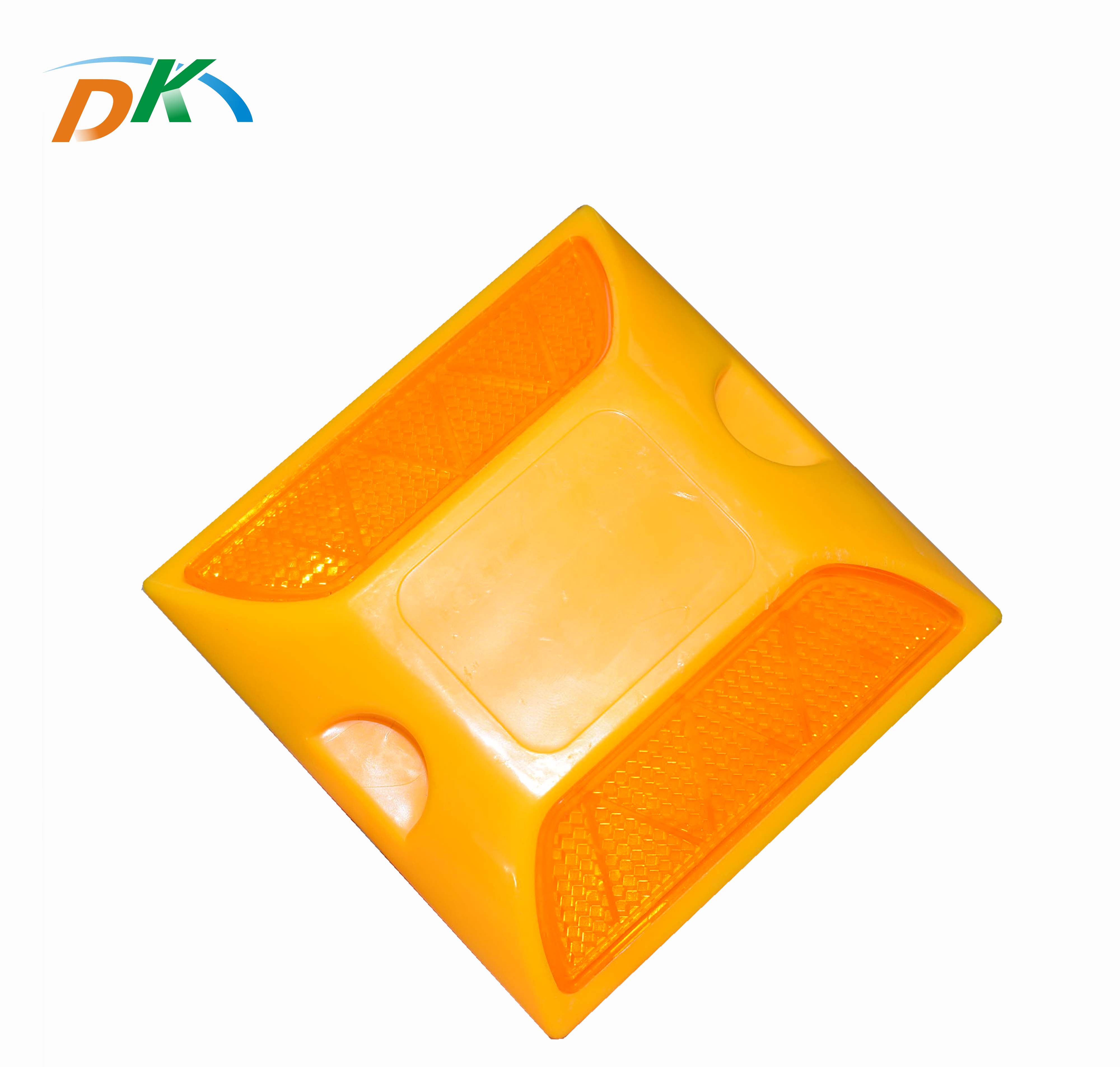 dk led 公路防水塑料道路反光板 3m 路钉猫眼供应商