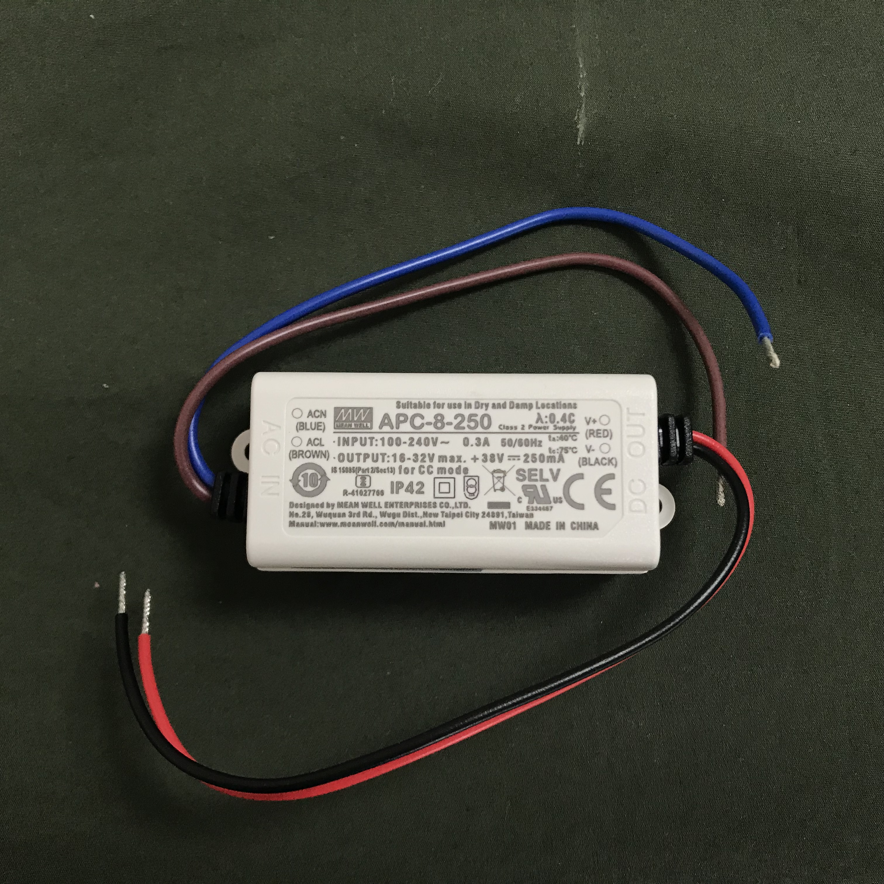 16.8W 9-24V 700mA Constant Current Mean Well APC-16-700 LED Power Supplies Input Output 90~264VAC; 127~370VDC.