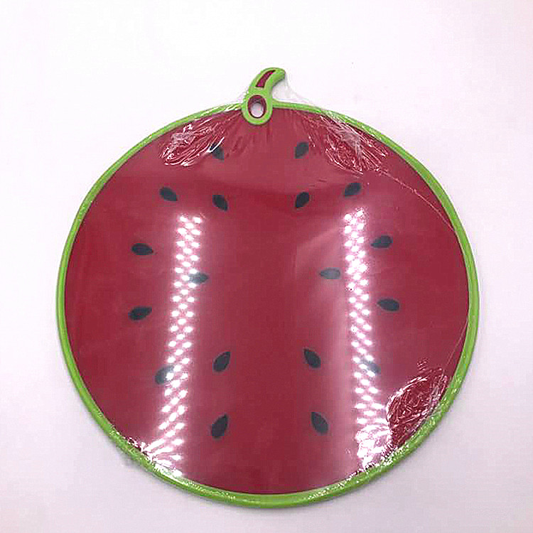 Kitchen tools plastic chopping board fruit cutting board anti-slip watermelon shape cutting board