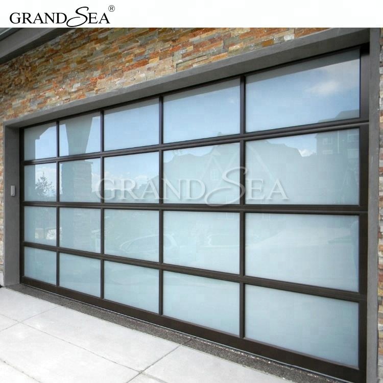 Bahan Paduan Aluminium Kaca Buram Modern Baru Hitam Sectional Panel Pintu Garasi
