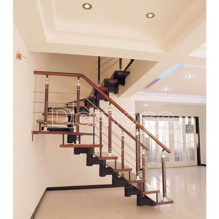 Гидравлические чердачные лестницы с противоскользящей полосой