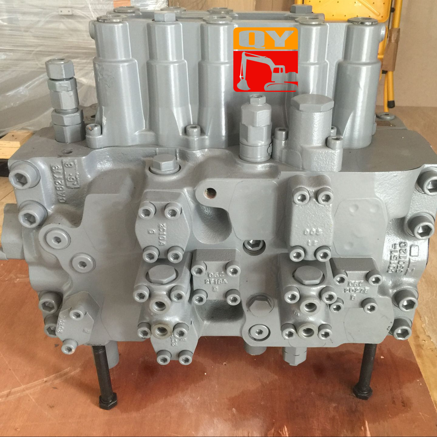 Excavator ZX200-3 ZX210-3 ZX240-3 Control Valve 4606144