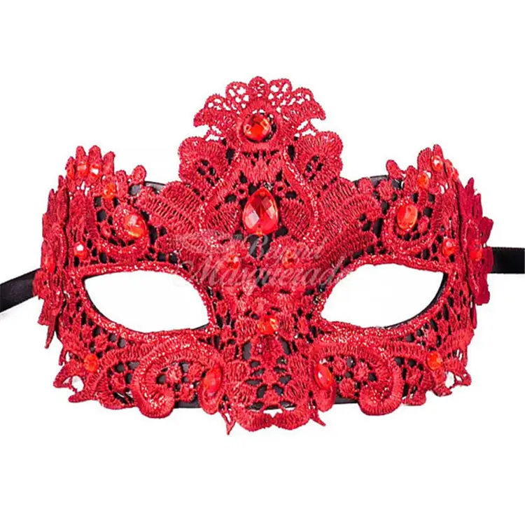 Красная маска купить. Маска для глаз украшение в камнях. Красиво украшенные маски. Cocktail & Masquerade Masks. Темно-красной кружевной маской, украшенной сияющими рубинами.